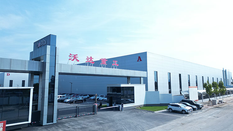 復(fù)合材料熱壓成型機(jī)廠(chǎng)家.jpg